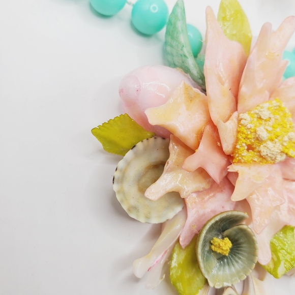 RARE Vintage Sea Shell Flower Necklace Green Peach Teal White Pink 19" - Picture 8 of 16